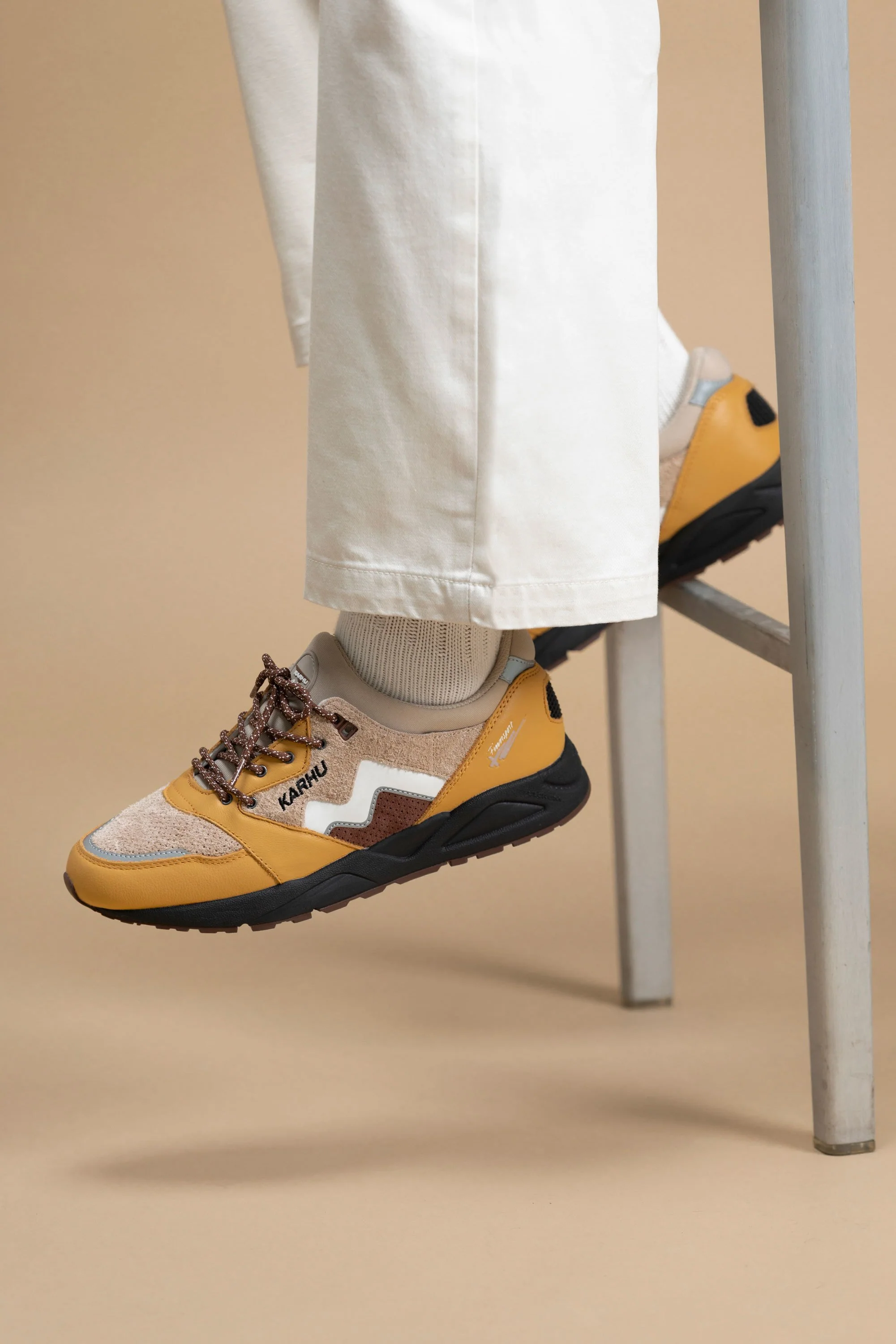 ARIA 95 - OAK BUFF / WHITE - Image 10