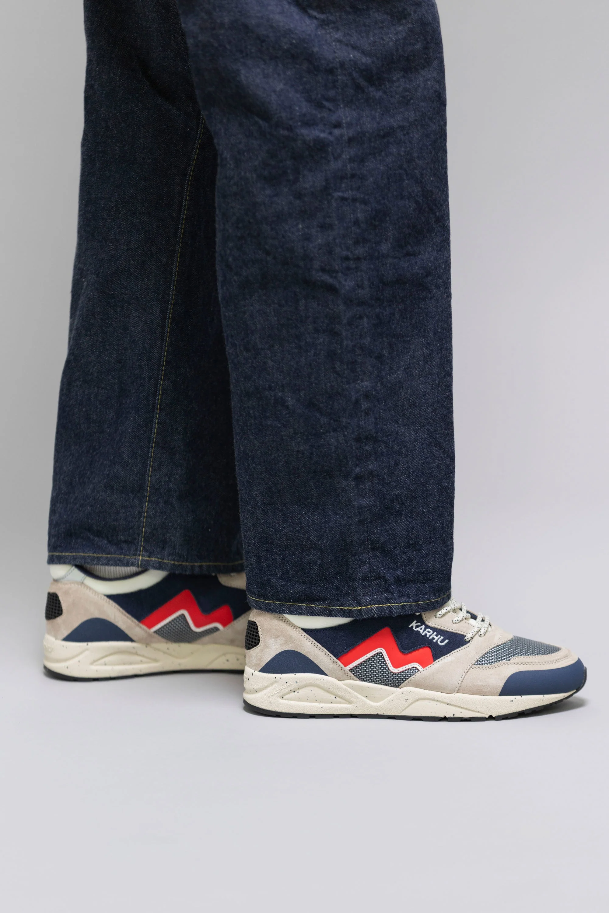 ARIA 95 - SILVER LINING / FIERY RED - Image 9