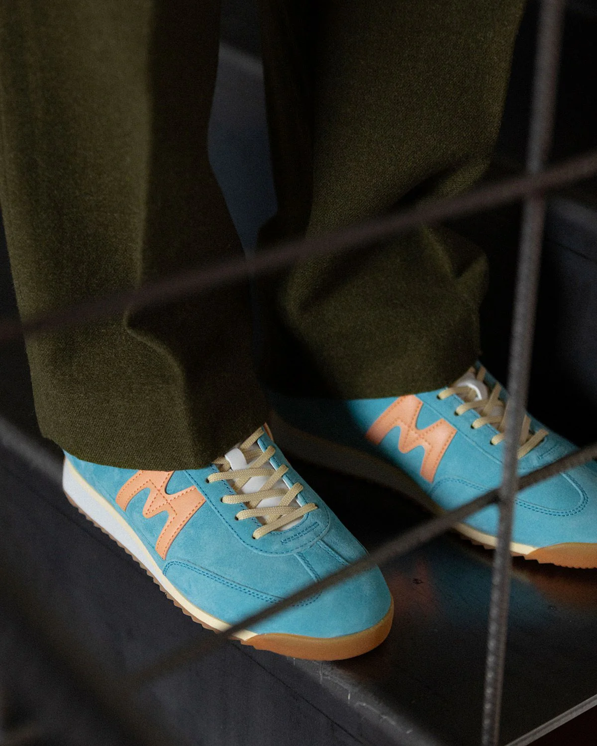MESTARI 76 - DELPHINIUM BLUE / PEACH FUZZ - Image 9