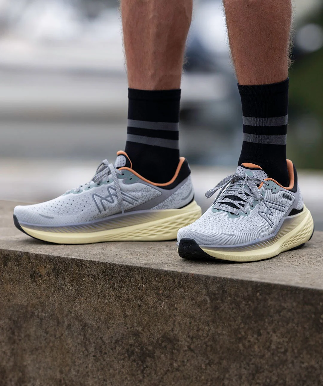 WOMEN'S MESTARI RUN 1.5 - LUNAR ROCK / BUTTERRUM - Image 7
